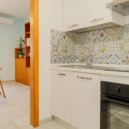 Apartament Guesthost - Comfy Near The Alghero