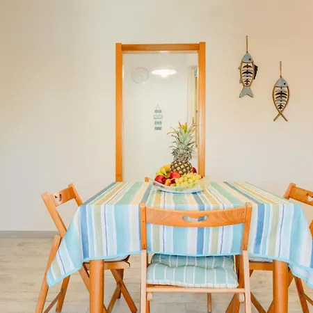 Appartement Guesthost - Comfy Near The *