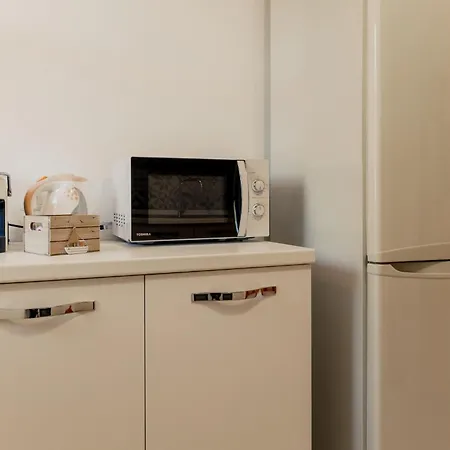 Appartement Guesthost - Comfy Near The *